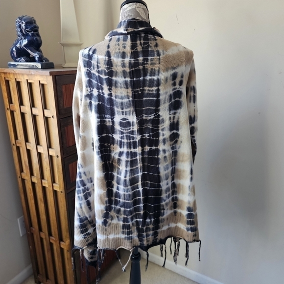 Soft Surroundings tie dye fringe hem cardigan PM - Picture 4 of 9
